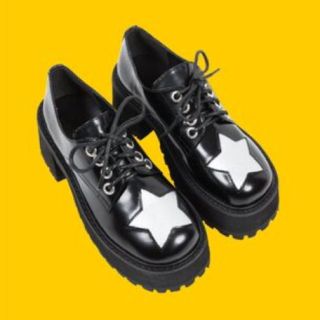 ユニフ(UNIF)のunif スター EXCUSE PLATFORM (ブーツ)