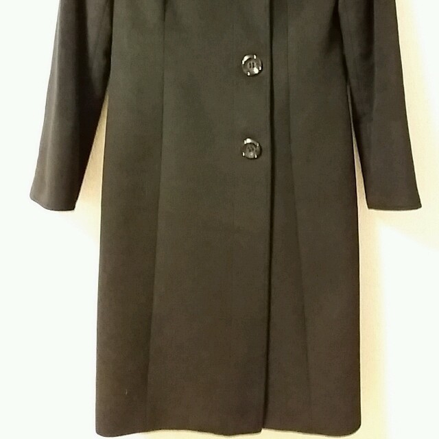LAST SCENE(ラストシーン)の襟の雰囲気サイコー！キレイ系 黒コート レディースのジャケット/アウター(ロングコート)の商品写真