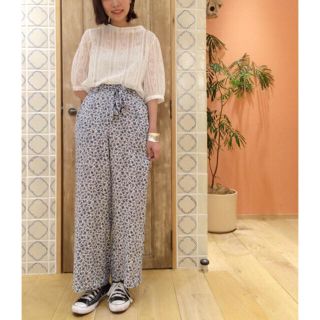 フラワー(flower)のflower belt pants(カジュアルパンツ)