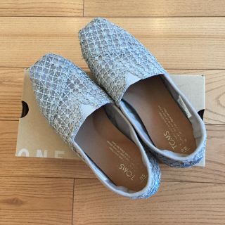 トムズ(TOMS)のTOMS 22cmシューズ シルバー(スリッポン)