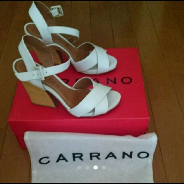 CARRANO(カラーノ)の一度着用 ♥ 70%引 ♥ CARRANO ♥ クロスデザインヒール サンダル レディースの靴/シューズ(サンダル)の商品写真