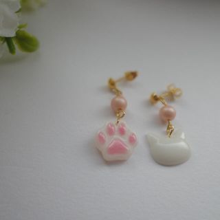 白猫ピアス(ピアス)