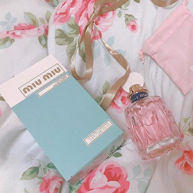 miumiu(ミュウミュウ)のmiumiu❤︎100ml 新品未使用 コスメ/美容の香水(香水(女性用))の商品写真