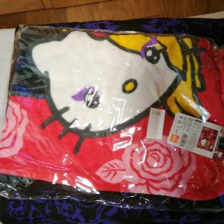 サンリオ(サンリオ)のYOSHIKITTY 　ひざかけ　赤バージョン(ミュージシャン)