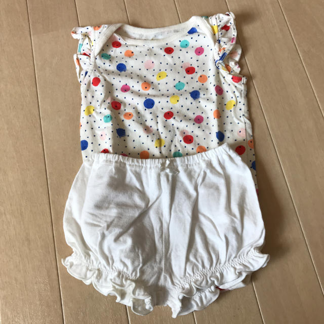 babyGAP(ベビーギャップ)のドット柄 ノースリーブロンパース  キッズ/ベビー/マタニティのベビー服(~85cm)(ロンパース)の商品写真