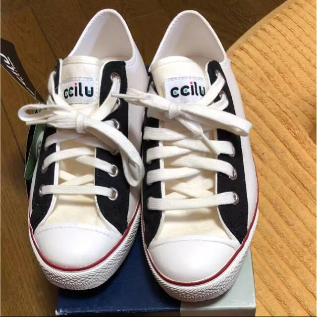 ccilu(チル)のccilu スニーカー 新品未使用 タグ付き 25.5cm レディースの靴/シューズ(スニーカー)の商品写真