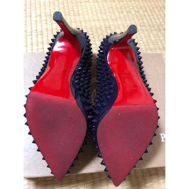 Christian Louboutin(クリスチャンルブタン)のChristian Louboutinスタッズパンプス35美品 レディースの靴/シューズ(ハイヒール/パンプス)の商品写真