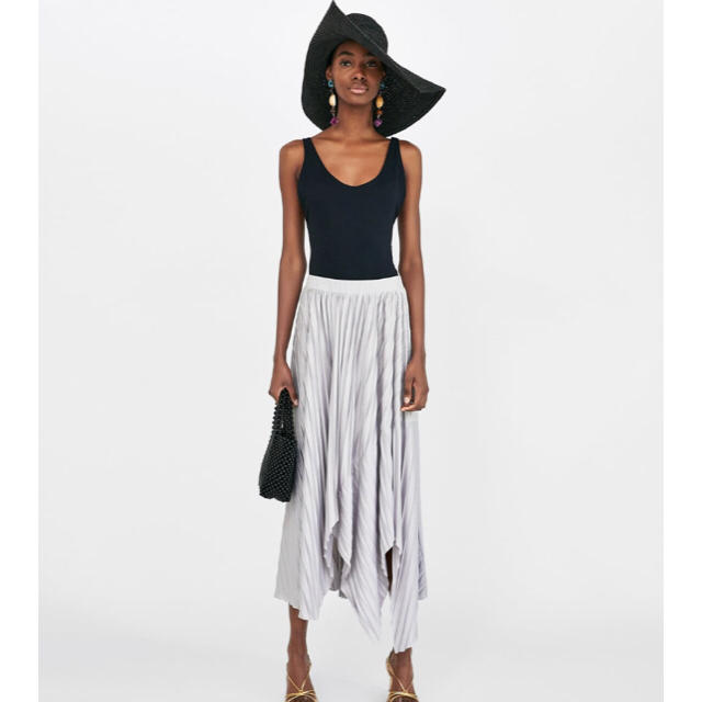 ZARA - 新品 ♡ ZARA アシンメトリープリーツスカートの通販 by ZARA - 新品 ♡ ZARA アシンメトリープリーツスカートの通販 by