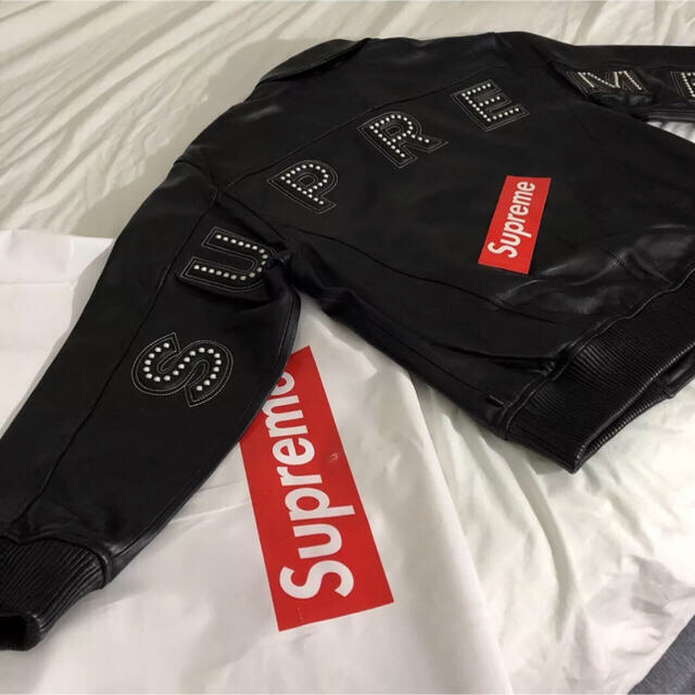 Supreme(シュプリーム)のsupreme studded arc logo leather jacket  メンズのジャケット/アウター(レザージャケット)の商品写真