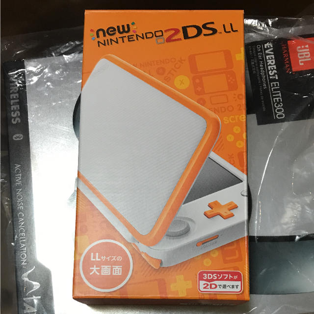 ニンテンドー2DS ホワイト×オレンジ 新品-