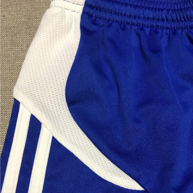 adidas(アディダス)のアディダス 青 ハーフパンツ 150㎝ スポーツ/アウトドアのサッカー/フットサル(ウェア)の商品写真