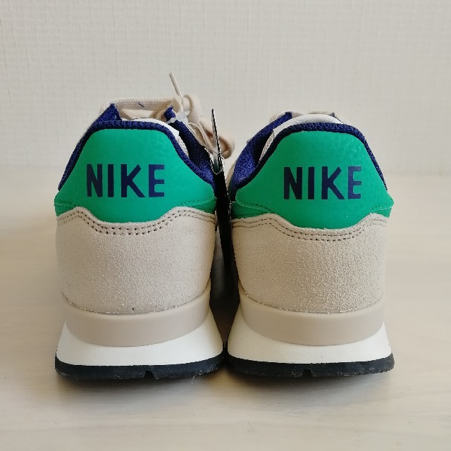 NIKE(ナイキ)のナイキ INTERNATIONALIST
ウィメンズ インターナショナリスト  レディースの靴/シューズ(スニーカー)の商品写真