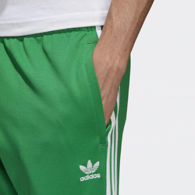 adidas(アディダス)のadidas トラックパンツ 緑 メンズのパンツ(その他)の商品写真