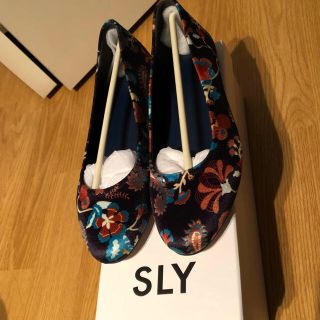 スライ(SLY)の売り切り値下げSLY 花柄 フラットシューズ(バレエシューズ)