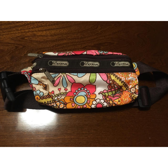 LeSportsac(レスポートサック)の未使用 レスポートサック 花柄 ウエストポーチ レディースのバッグ(ボディバッグ/ウエストポーチ)の商品写真