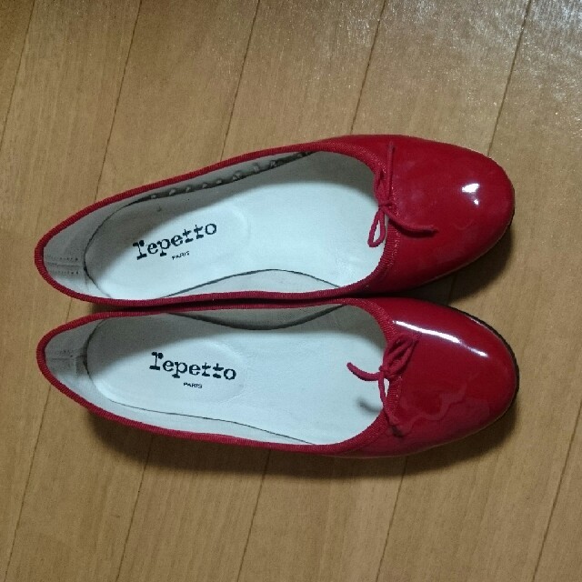 repetto(レペット)のレペット 赤 エナメル レディースの靴/シューズ(バレエシューズ)の商品写真