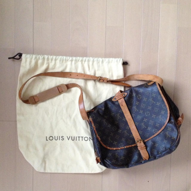 LOUIS VUITTON - ヴィトン ソミュール  ショルダー正規品