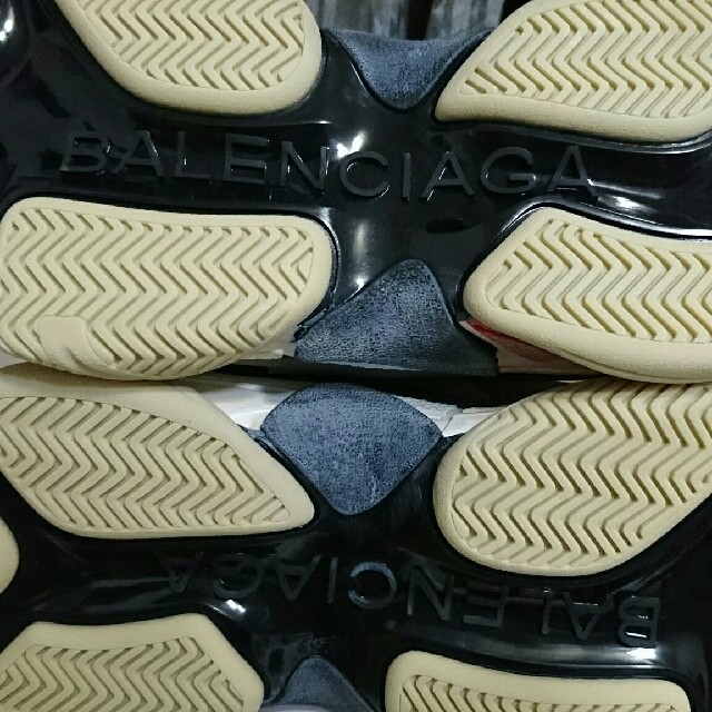 Balenciaga(バレンシアガ)のBALENCIAGA triple s メンズの靴/シューズ(スニーカー)の商品写真