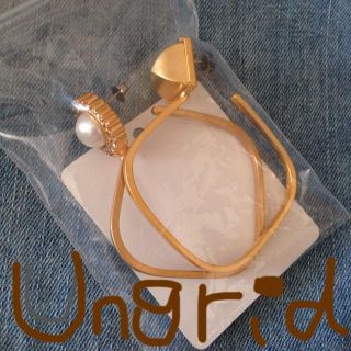 アングリッド(Ungrid)の新品♡完売GLDアシメピアス♡(ピアス)