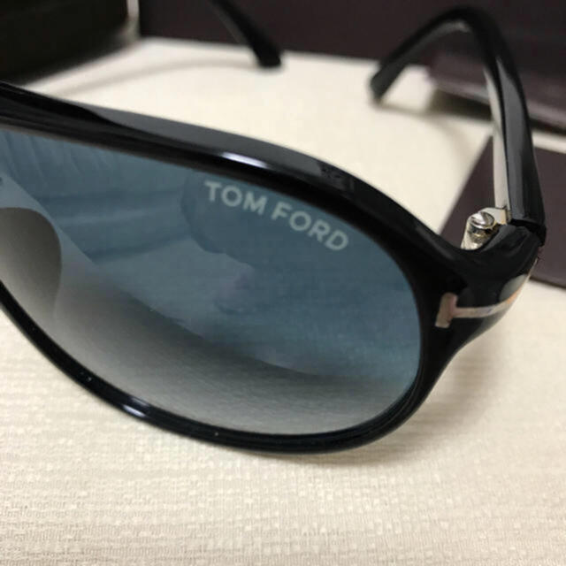 TOM FORD(トムフォード)の値下げ。新品 未使用  Tom Ford(トムフォード)  サングラス レディースのファッション小物(サングラス/メガネ)の商品写真