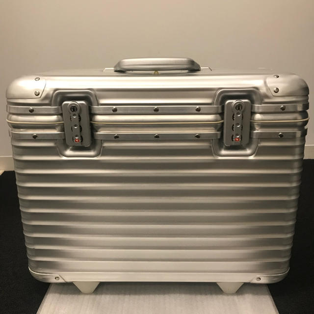 送料0円】 RIMOWA - 【未使用品/入手困難】リモワ パイロット