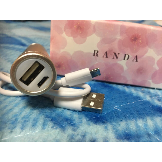 RANDA(ランダ)の【新品】モバイルチャージャー スマホ/家電/カメラのスマートフォン/携帯電話(バッテリー/充電器)の商品写真