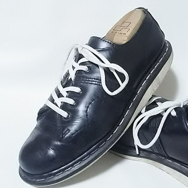 Dr.Martens(ドクターマーチン)の最高傑作希少デザイン!ドクターマーチン牛革レザーシューズ黒白27cm メンズの靴/シューズ(ドレス/ビジネス)の商品写真