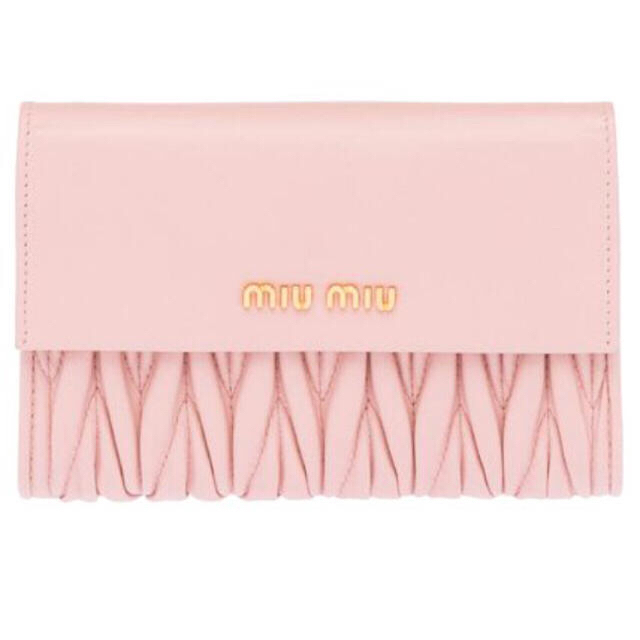 miumiu マトラッセ 財布 ピンク