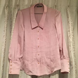 ローズバッド(ROSE BUD)のROSEBUD ローズバッド とろみシャツ 上品 美品(シャツ/ブラウス(長袖/七分))