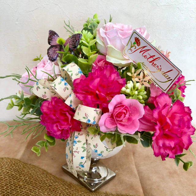 ピンクのバラとカーネーションの母の日アレンジ ハンドメイドのフラワー/ガーデン(その他)の商品写真