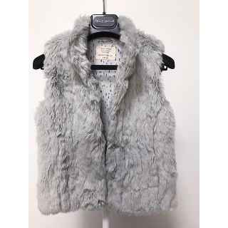 ザラキッズ(ZARA KIDS)のZara Girls◆130◆触り心地の良いフェイクファーベスト(ジャケット/上着)