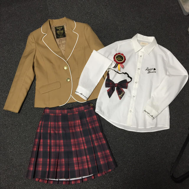 repipi armario(レピピアルマリオ)のレピピアルマリオのスーツセット キッズ/ベビー/マタニティのキッズ服女の子用(90cm~)(ドレス/フォーマル)の商品写真