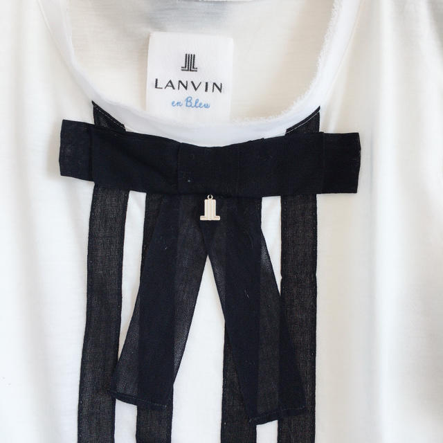 LANVIN en Bleu(ランバンオンブルー)ののん♪様専用です→LANVIN en Blue ランバンオンブルー Ｔシャツ レディースのトップス(Tシャツ(半袖/袖なし))の商品写真