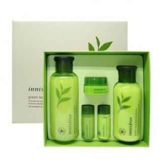 イニスフリー(Innisfree)のkateさま専用♡化粧水&乳液♡シートパック5枚おまけ付き♡(化粧水/ローション)