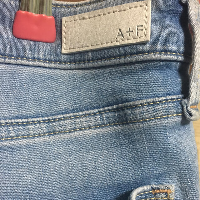 Abercrombie&Fitch(アバクロンビーアンドフィッチ)のmaririnさん専用Abercrombie&Fitch ジーンズ レディースのパンツ(デニム/ジーンズ)の商品写真