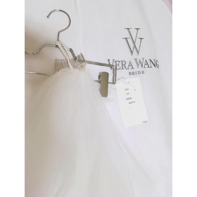 Vera Wang(ヴェラウォン)の【sena様専用】verawang 三段ヴェール ロング レディースのフォーマル/ドレス(ウェディングドレス)の商品写真