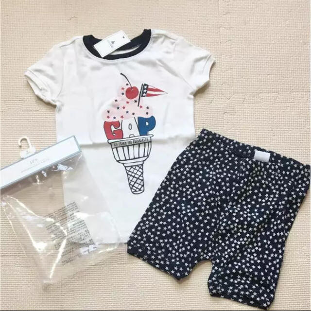 babyGAP(ベビーギャップ)の交渉中☆babyGAP☆新品☆90☆半袖ショートパンツパジャマ キッズ/ベビー/マタニティのキッズ服女の子用(90cm~)(パジャマ)の商品写真