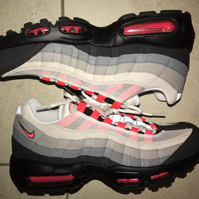 靴/シューズNIKE air max 95 ソーラーレッド 26.5cm 新品未使用