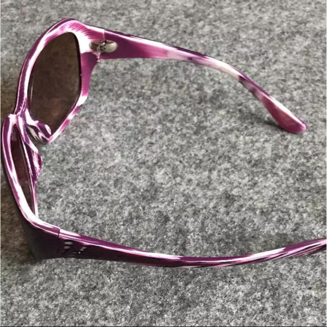 Oakley(オークリー)のオークリー サングラス レディースのファッション小物(サングラス/メガネ)の商品写真