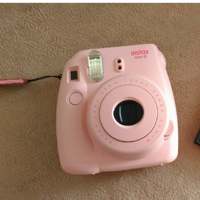 富士フイルム(フジフイルム)のチェキ　instax mini8 ピンク　Emily様専用 スマホ/家電/カメラのカメラ(フィルムカメラ)の商品写真