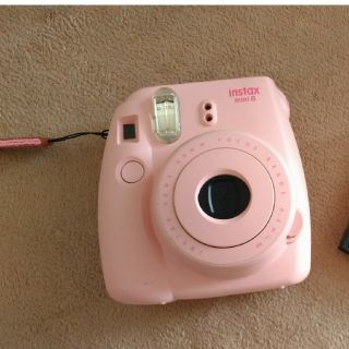 フジフイルム(富士フイルム)のチェキ　instax mini8 ピンク　Emily様専用(フィルムカメラ)