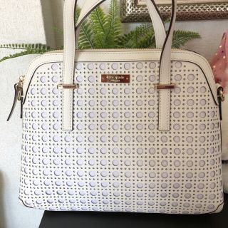 ケイトスペードサタデー(KATE SPADE SATURDAY)のケイトスペードドット柄白バッグ最終値下げしました。(ショルダーバッグ)