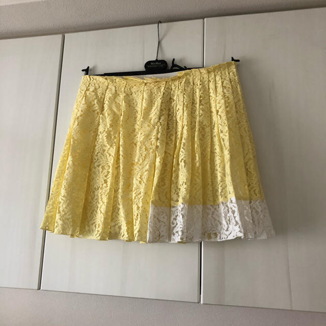 N°21(ヌメロヴェントゥーノ)の美品 ヌメロヴェントゥーノスカート プリーツスカート 黄色 白色 40サイズ レディースのスカート(ひざ丈スカート)の商品写真
