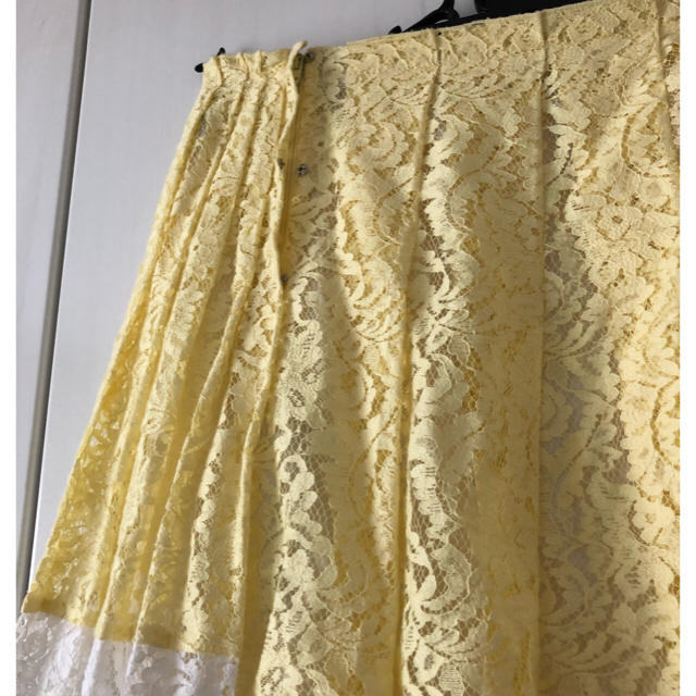 N°21(ヌメロヴェントゥーノ)の美品 ヌメロヴェントゥーノスカート プリーツスカート 黄色 白色 40サイズ レディースのスカート(ひざ丈スカート)の商品写真