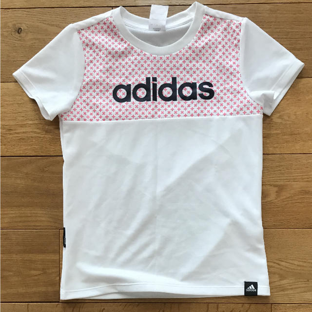 adidas(アディダス)の【adidas】Tシャツ 150 キッズ/ベビー/マタニティのキッズ服女の子用(90cm~)(Tシャツ/カットソー)の商品写真