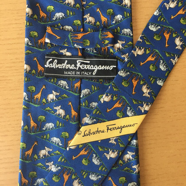 Salvatore Ferragamo(サルヴァトーレフェラガモ)のゆかりんパパ様専用 ネクタイ2本 メンズのファッション小物(ネクタイ)の商品写真