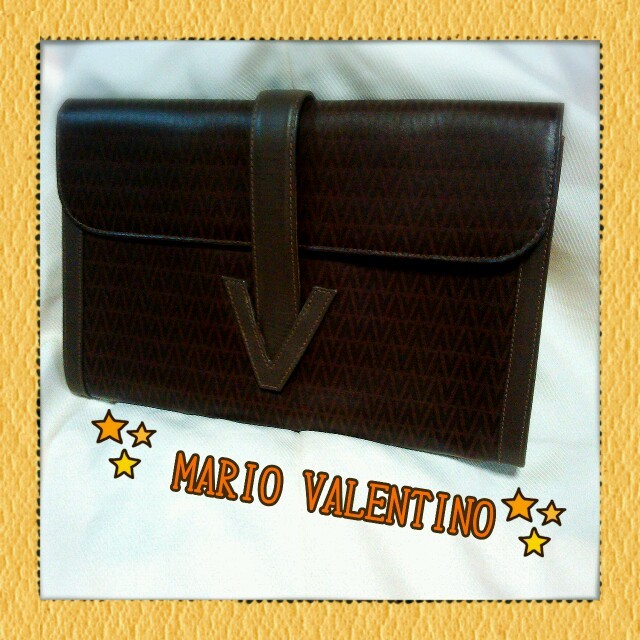 VALENTINO(ヴァレンティノ)のMARIO VALENTINO  レディースのバッグ(クラッチバッグ)の商品写真