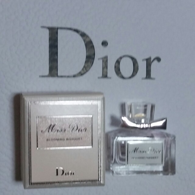 Christian Dior(クリスチャンディオール)のクリスチャンディオールブルーミングブーケﾐﾆﾎﾞﾄﾙ コスメ/美容の香水(香水(女性用))の商品写真