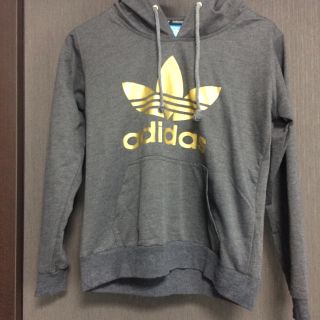 アディダス(adidas)のadidas パーカー グレー Sサイズ(パーカー)