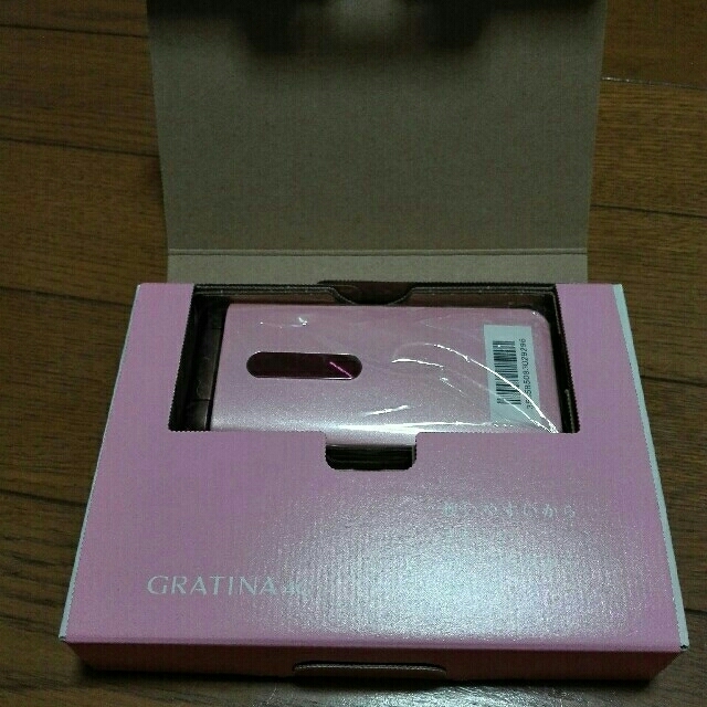 au(エーユー)のau GRATINA 4G KYOCERA 京セラ 色:Pink  スマホ/家電/カメラのスマートフォン/携帯電話(携帯電話本体)の商品写真